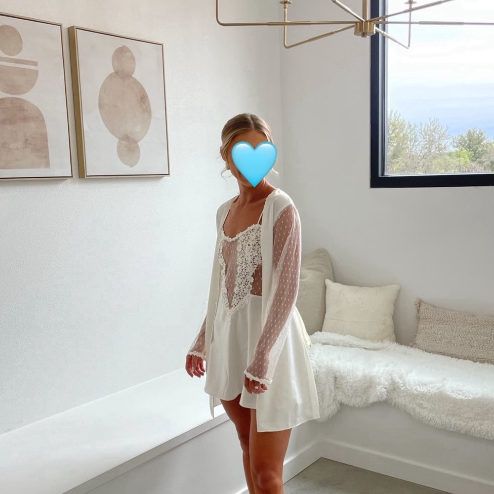 FLORA NIKROOZ Robe